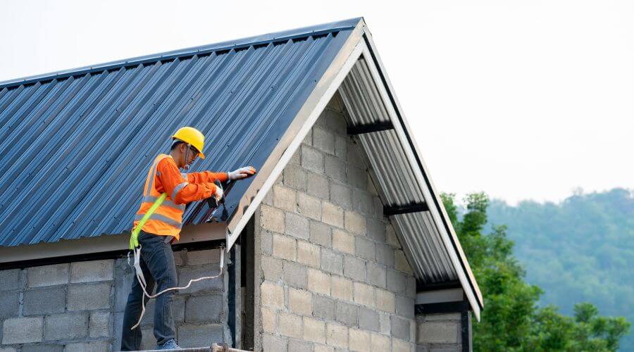 Professional residential roofers in Paris, AR